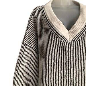 Aerie Oversized V-Neck Striped Knit Sweater Black White Balloon Sleeve Large